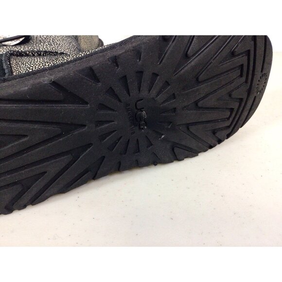 UGG Australia Classic Short Boots Womens 9 - Picture 3 of 7